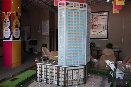 南湖华商旁电梯中层精装两室首付8万门口就是南湖公园